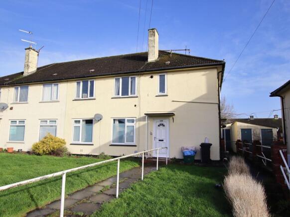 2 bed property, in Blaen Y Pant Crescent, £135,000