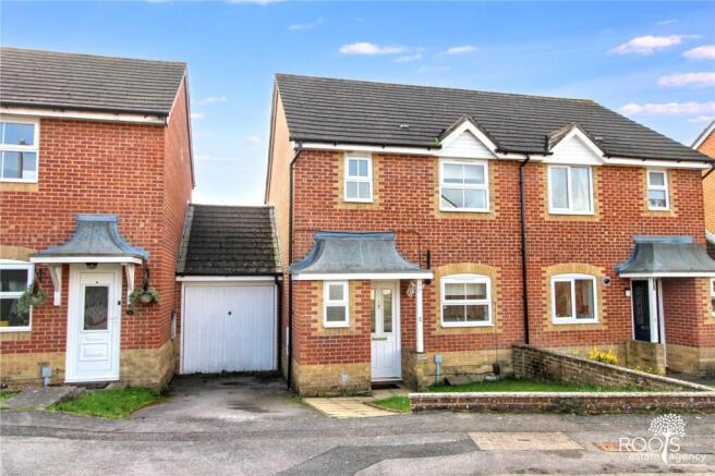 3 bed property, in Harrington Close, £375,000