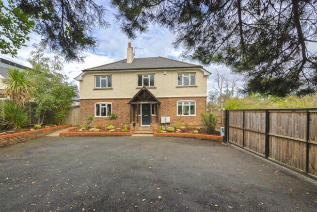 4 bed property, in London Road, £925,000