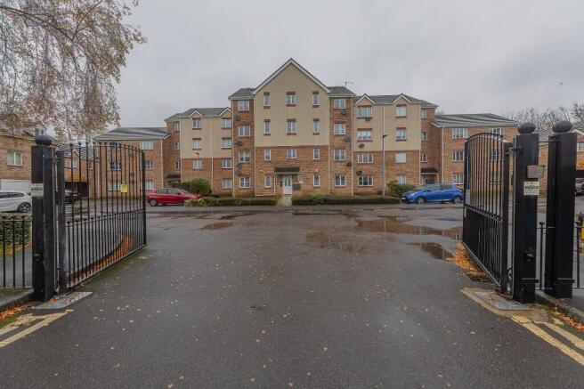 2 bed property, in Titford Road, £90,000