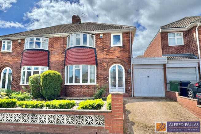 3 bed property, in Dovedale Road, £224,950
