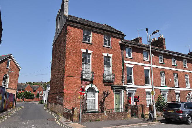 7 bed property, in Longbrook Street, £475,000