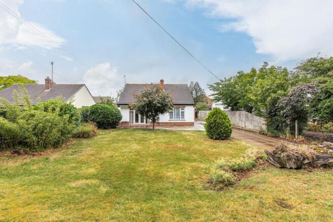2 bed property, in Bungalow in a Generous Plot in South Wootton, £350,000