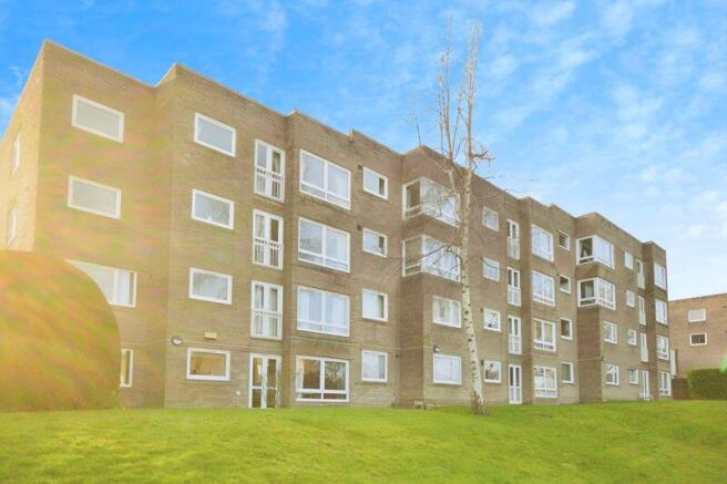 1 bed property, in Adderstone Crescent, £160,000