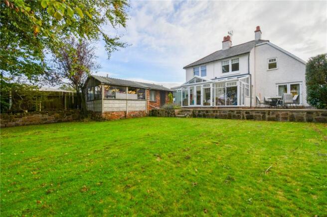 3 bed property, in Tower Road South, £545,000