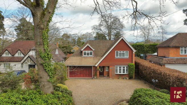 4 bed property, in The Avenue, £1,150,000