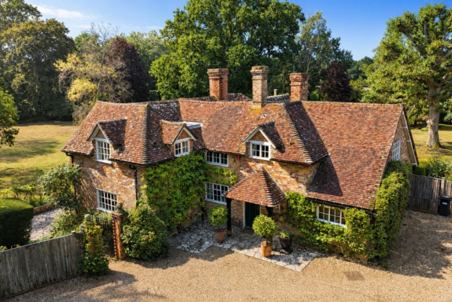 7 bed property, in Lyndhurst Road, £1,995,000