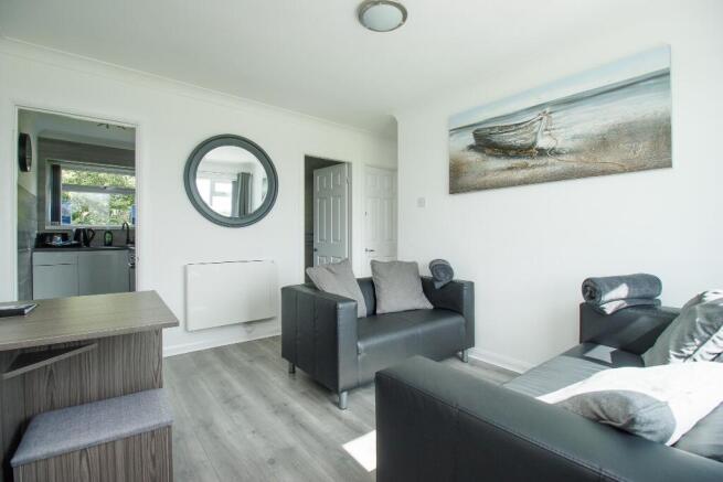 2 bed property, in Dolphin Way, £79,950