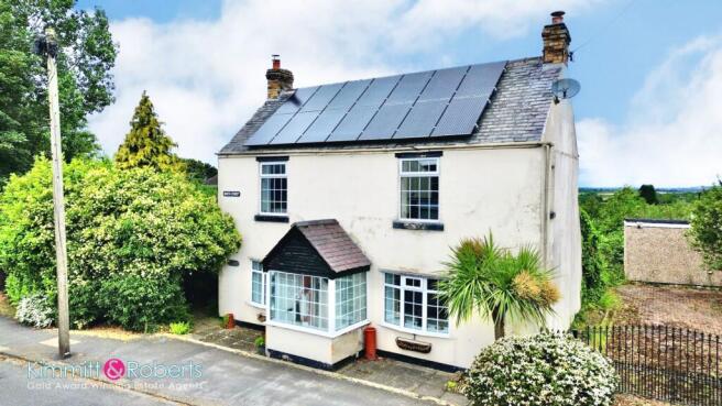 2 bed property, in North Street, £300,000