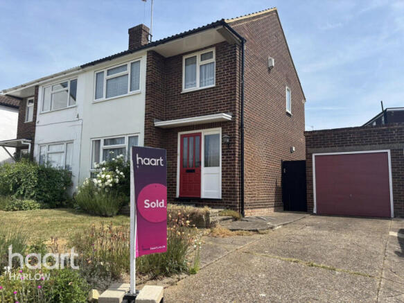 3 bed property, in Elmbridge, £425,000