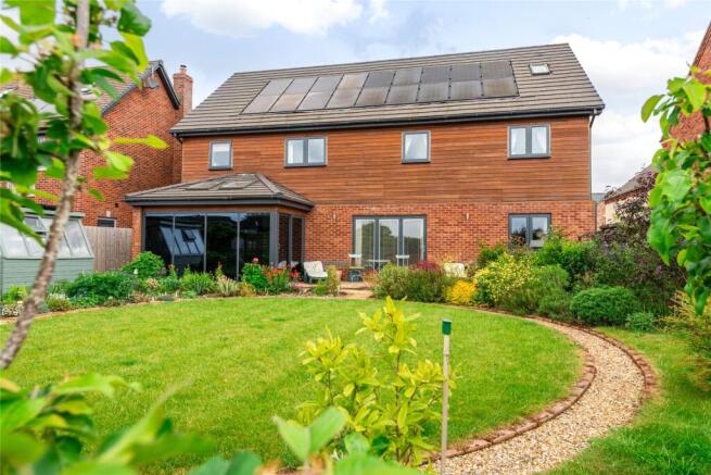 4 bed property, in Wooding Close, £1,000,000