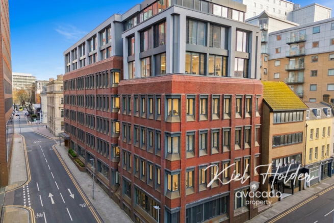 1 bed property, in Garrard House, £200,000
