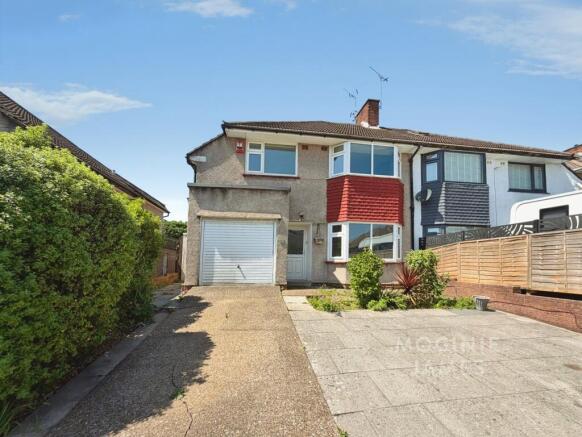3 bed property, in Ravenscourt Close, £375,000