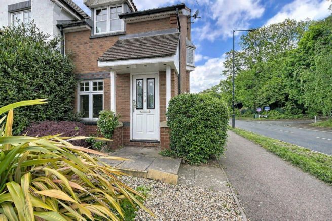 2 bed property, in Woodmill Meadow, £300,000