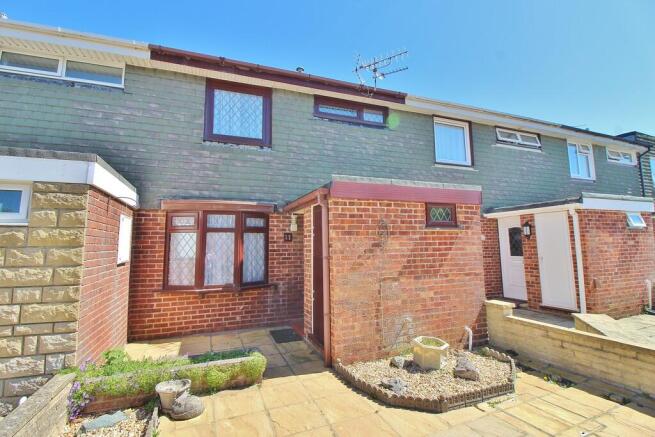 3 bed property, in Newney Close, £269,995