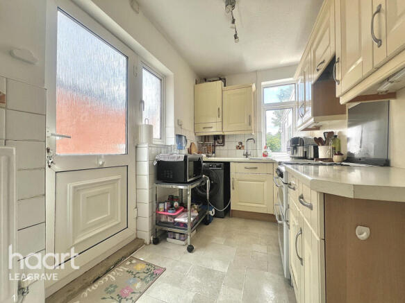 3 bed property, in Grosvenor Road, £400,000