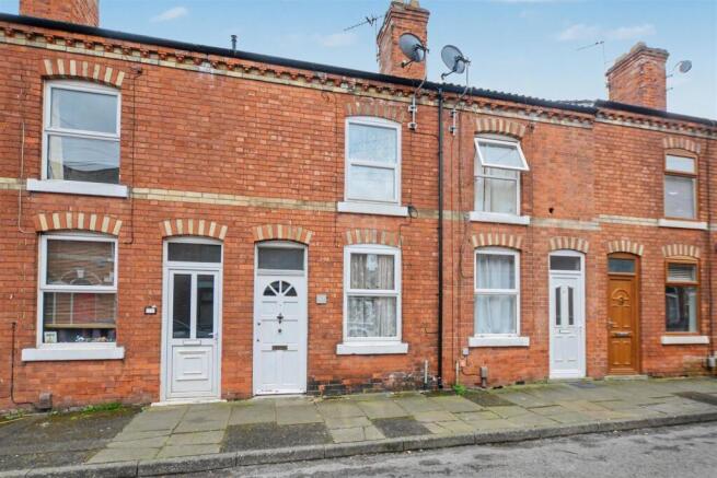 2 bed property, in Shakespeare Street, £150,000