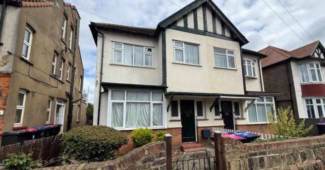 2 bed property, in 6 Crowborough Road, £140,000