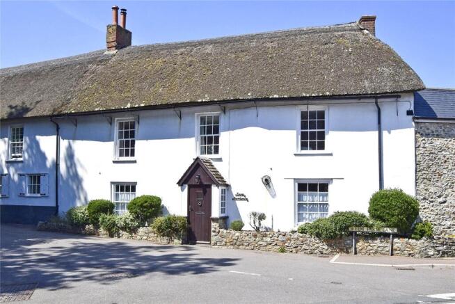 3 bed property, in Elm Farm Lane, £545,000