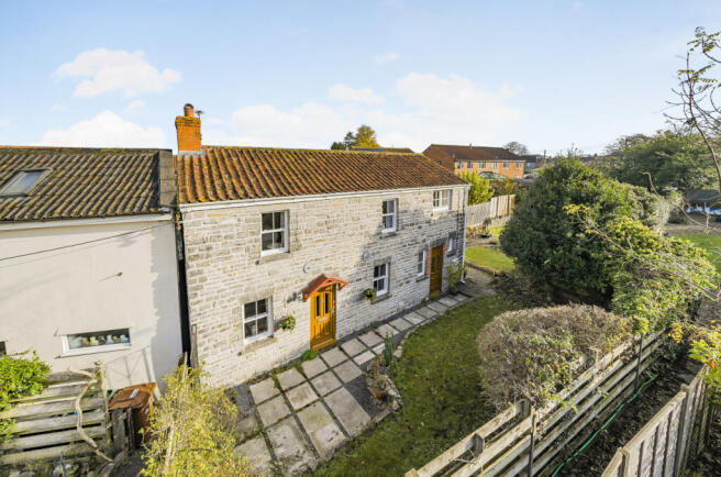 3 bed property, in High Street, £265,000
