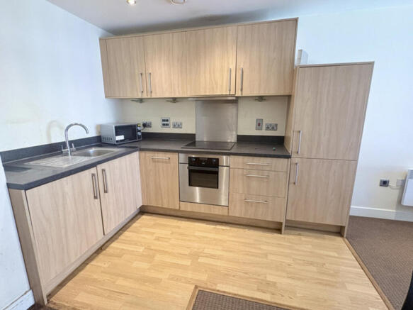2 bed property, in Cutlass Court, £110,000