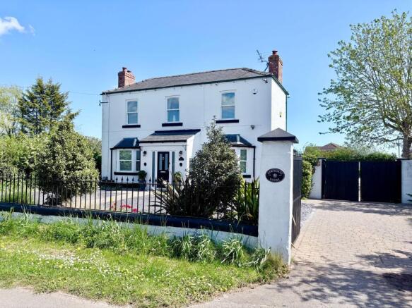 4 bed property, in Station Road, £540,000