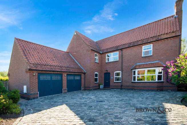 4 bed property, in Island Farm, £500,000