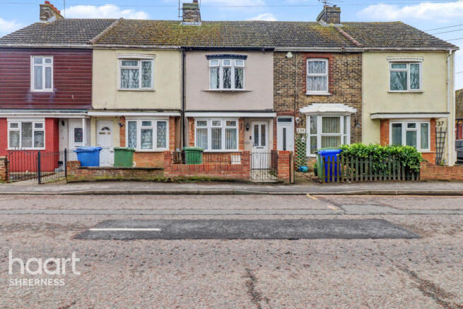 2 bed property, in Queenborough Road, £200,000