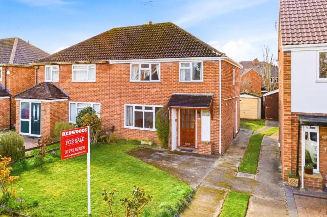 3 bed property, in Old Windsor, £525,000