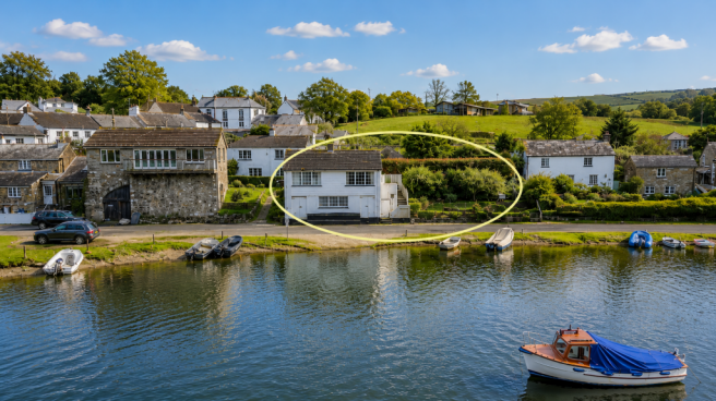 2 bed property, in Lerryn, £525,000
