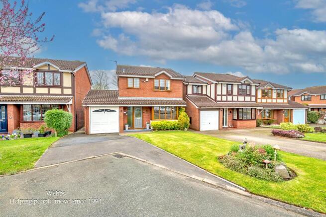 3 bed property, in Hill Park, £330,000