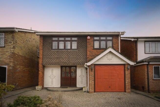 4 bed property, in Talbrook, £700,000