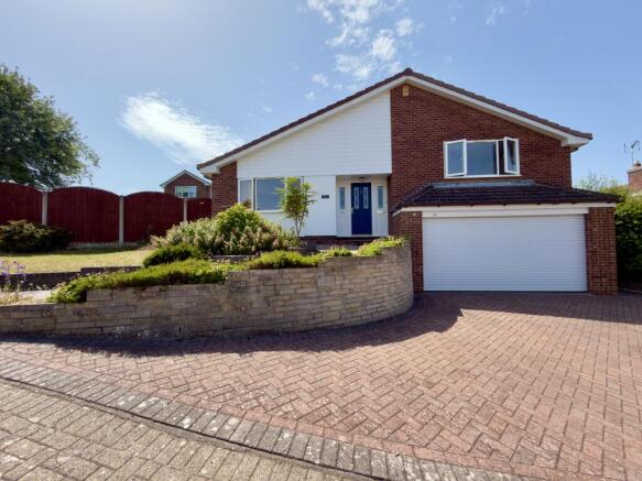 4 bed property, in Troutbeck Crescent, £500,000