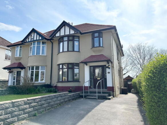 3 bed property, in Dunvant Road, £320,000