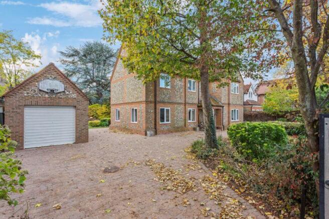 5 bed property, in Mill Road, £2,750,000