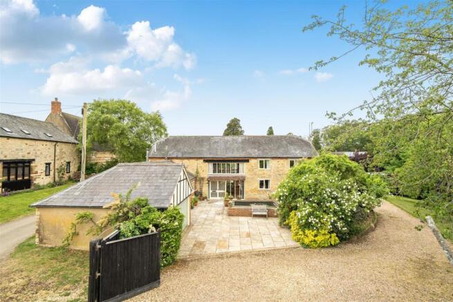 4 bed property, in Water Lane, £1,100,000