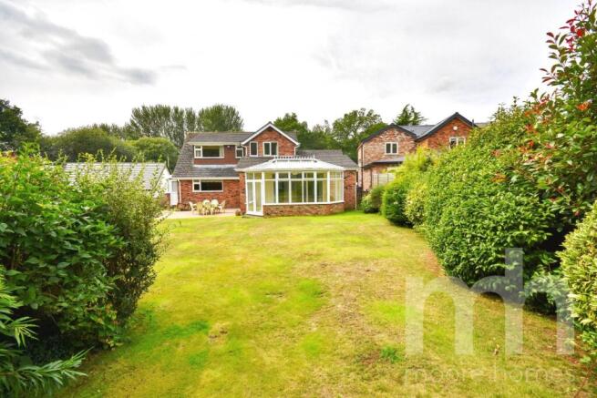 4 bed property, in GREEN LANE, £750,000