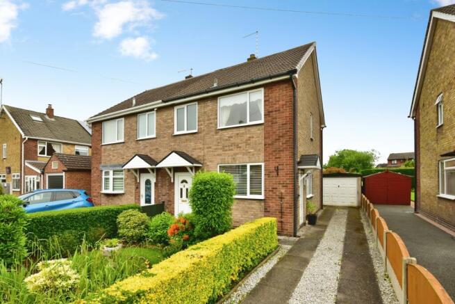 3 bed property, in Ashenhurst Road, £185,000
