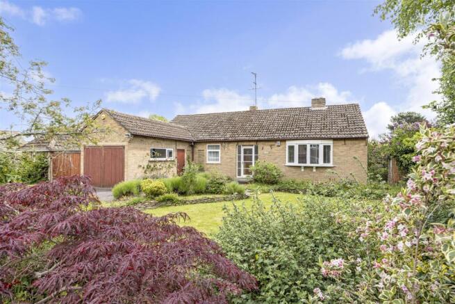3 bed property, in Dark Lane, £545,000