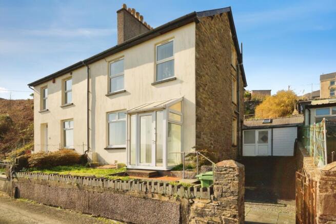 2 bed property, in Bryn Bowydd, £80,000