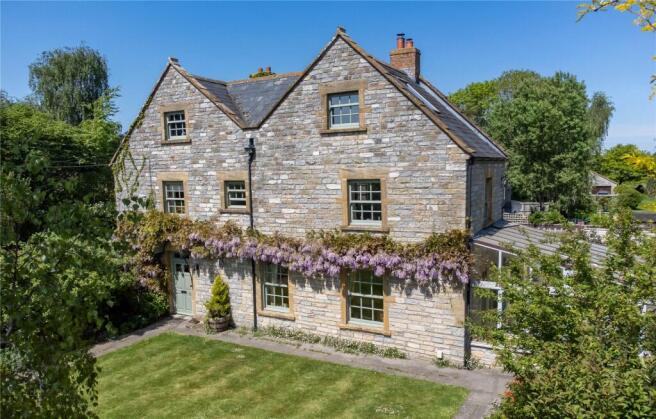 5 bed property, in Thorney, £875,000