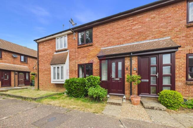 2 bed property, in Watermill Road, £290,000