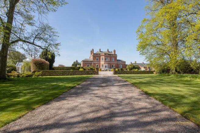 8 bed property, in Stretton, £7,500,000