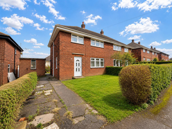 3 bed property, in Coule Royd, £90,000