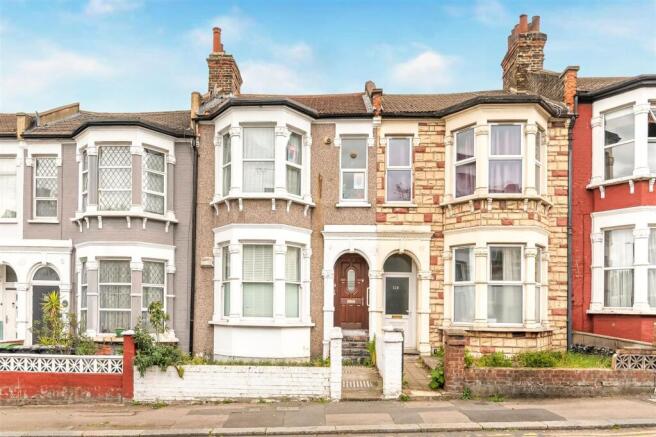 1 bed property, in Wightman Road, £315,000