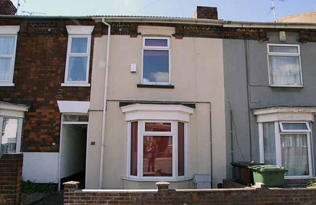 4 bed property, in 100 Carholme Road, £185,000