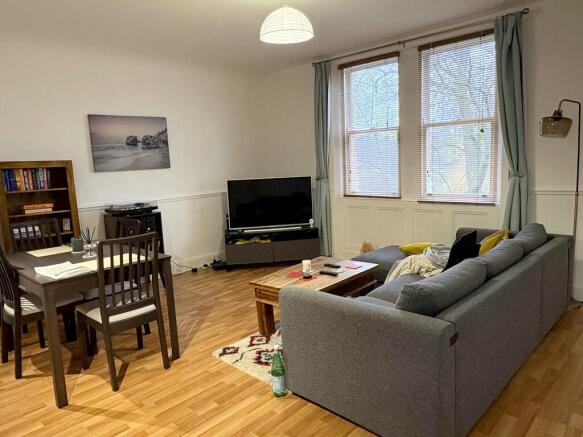 2 bed property, in Livingston Drive South, £219,950