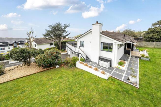 5 bed property, in Ora Close, £1,400,000