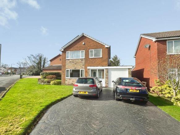 3 bed property, in Laxford Grove, £375,000