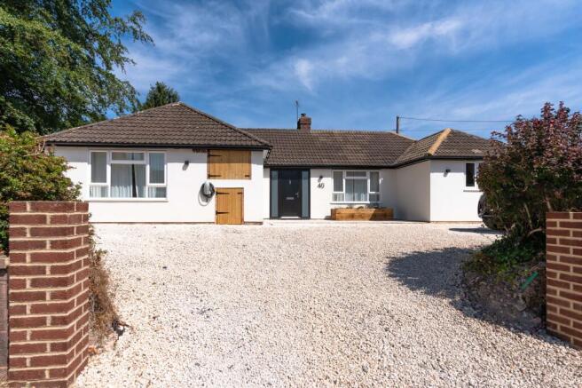 3 bed property, in Manor Road, £625,000